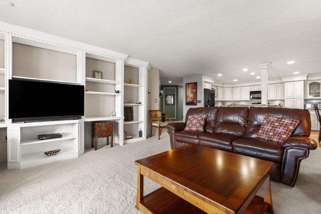 1001 Marina Dr 507, Quincy, MA 02171