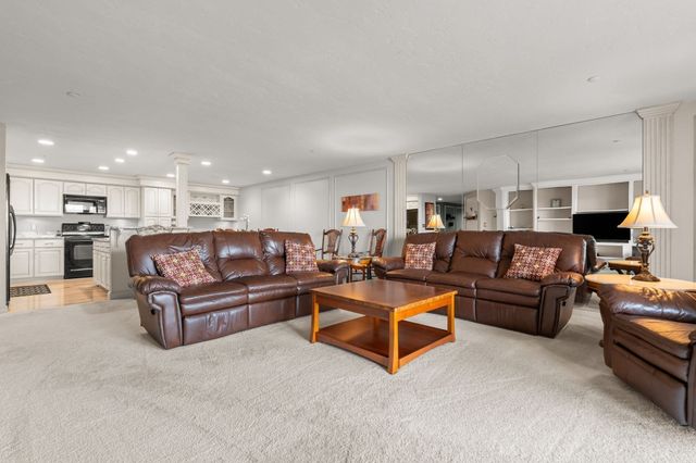 1001 Marina Dr 507, Quincy, MA 02171