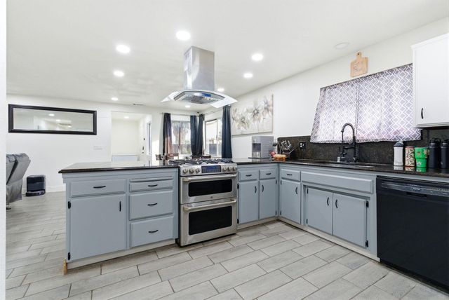 276 N Cottage Street, Porterville, CA 93257