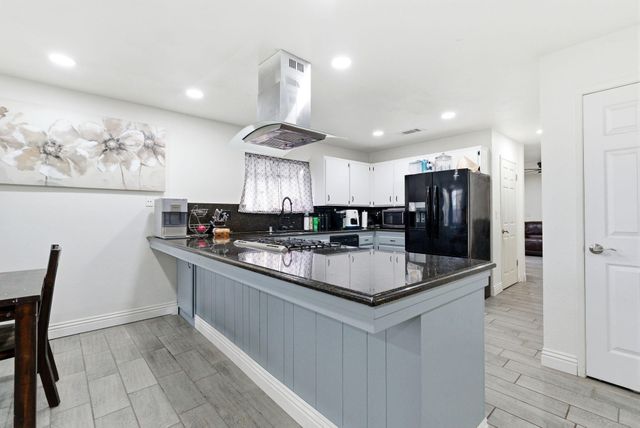 276 N Cottage Street, Porterville, CA 93257