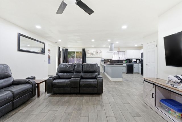 276 N Cottage Street, Porterville, CA 93257