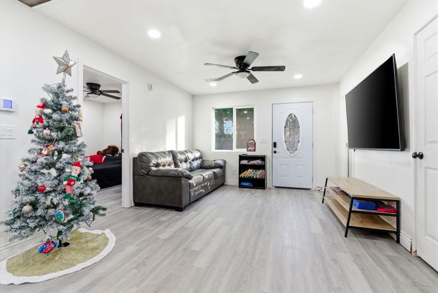 276 N Cottage Street, Porterville, CA 93257