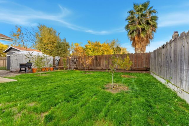 276 N Cottage Street, Porterville, CA 93257