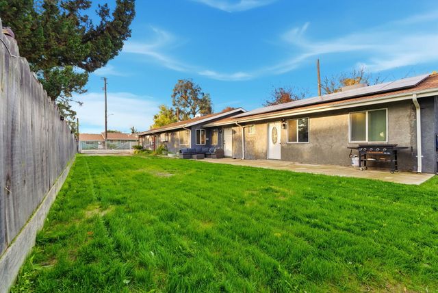 276 N Cottage Street, Porterville, CA 93257