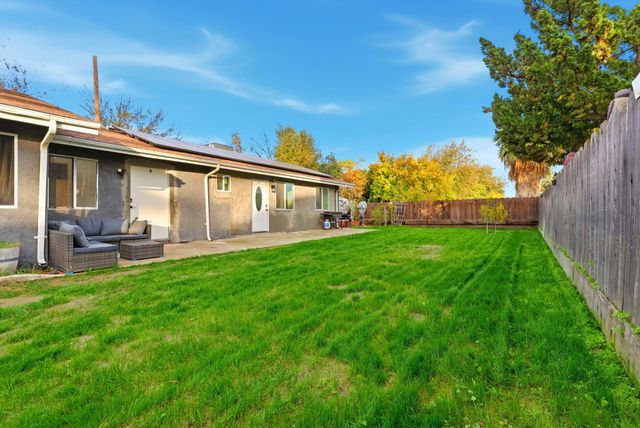 276 N Cottage Street, Porterville, CA 93257