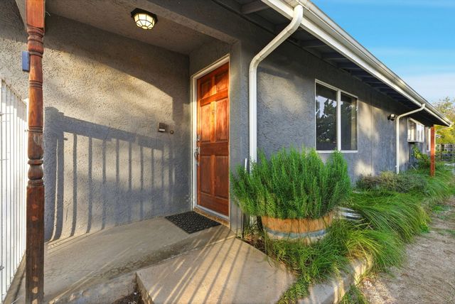 276 N Cottage Street, Porterville, CA 93257