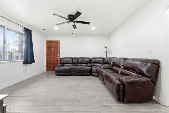 276 N Cottage Street, Porterville, CA 93257