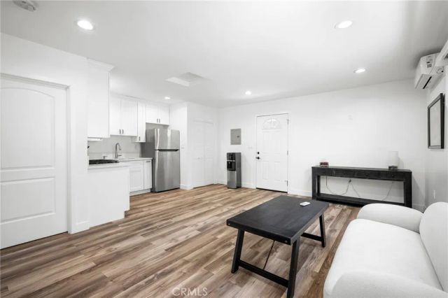 7823 Ampere, North Hollywood, CA 91605