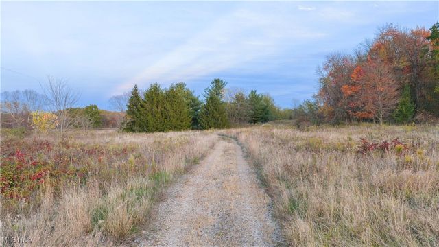 5306 Carmont Avenue SW, Navarre, OH 44662