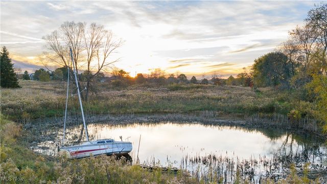 5306 Carmont Avenue SW, Navarre, OH 44662