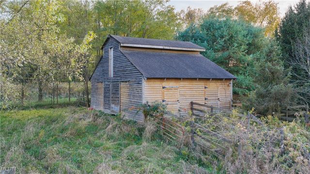 5306 Carmont Avenue SW, Navarre, OH 44662