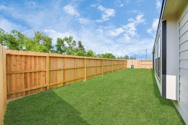 502 Magnetic Hill Drive, Crosby, TX 77532