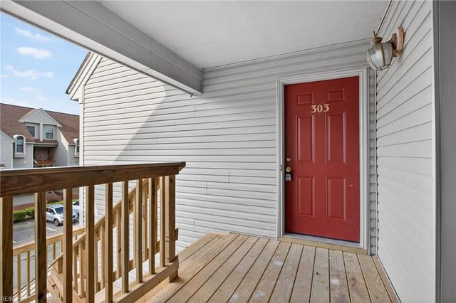 748 Rock Crest Ct Apt 303, Newport News, VA 23602