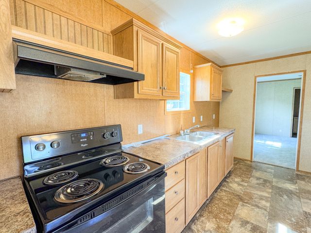 500 Akersville Rd, Lafayette, TN 37083