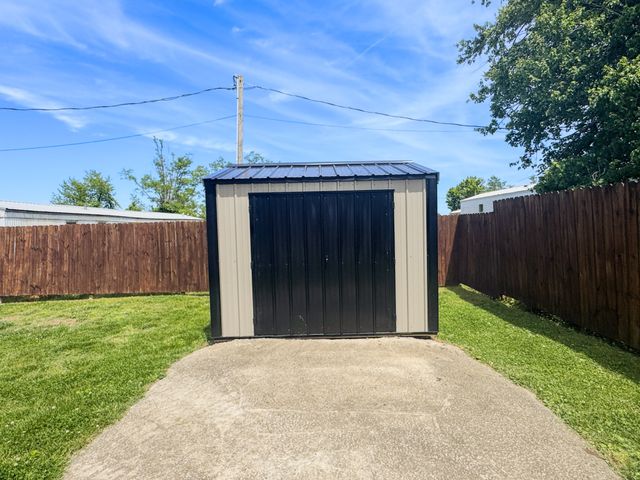 500 Akersville Rd, Lafayette, TN 37083