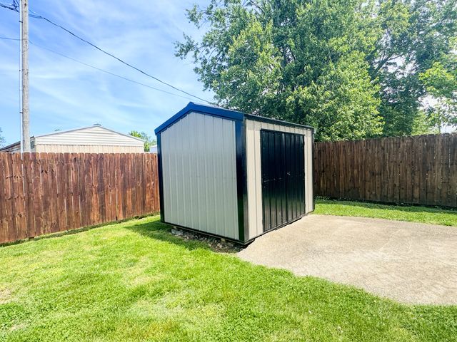 500 Akersville Rd, Lafayette, TN 37083