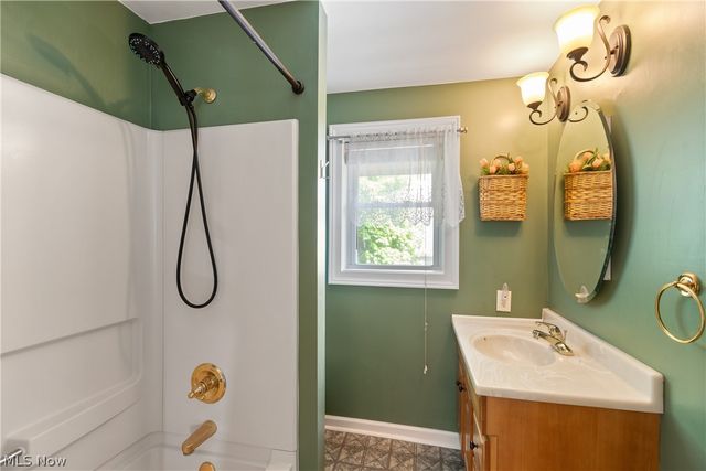 217 Bachtel Street SE, North Canton, OH 44720