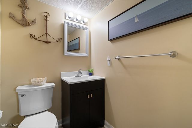 217 Bachtel Street SE, North Canton, OH 44720