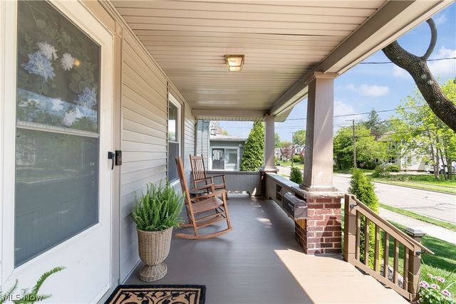 217 Bachtel Street SE, North Canton, OH 44720