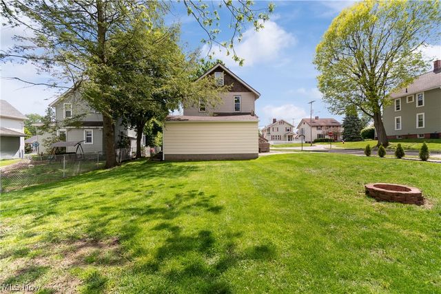 217 Bachtel Street SE, North Canton, OH 44720
