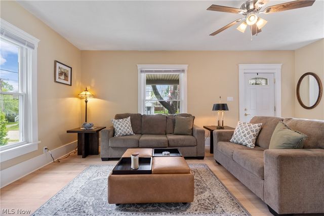 217 Bachtel Street SE, North Canton, OH 44720
