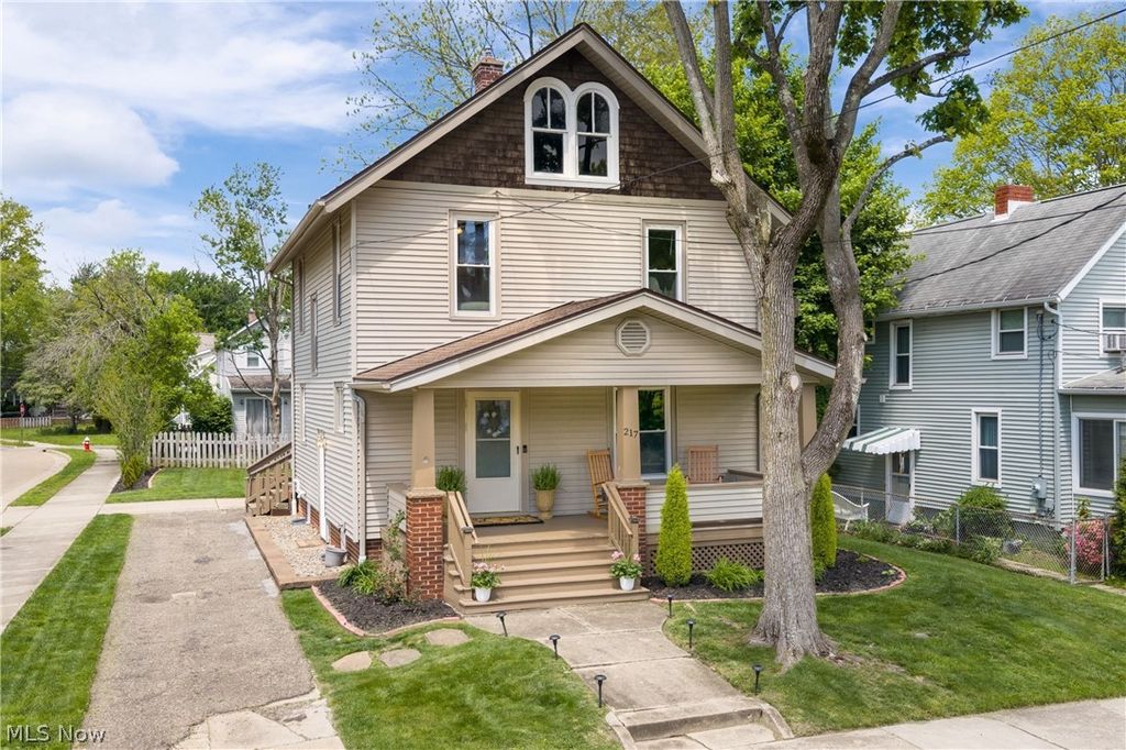 217 Bachtel Street SE, North Canton, OH 44720