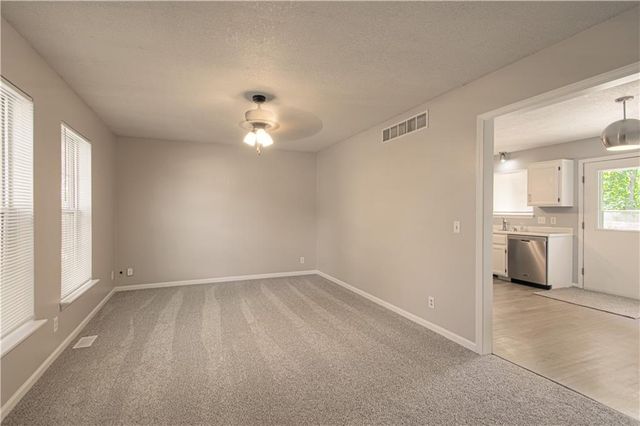 1017 Rose Avenue, Excelsior Springs, MO 64024