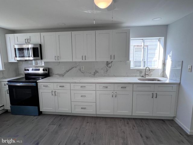 2117 W 4TH ST, Chester, PA 19013