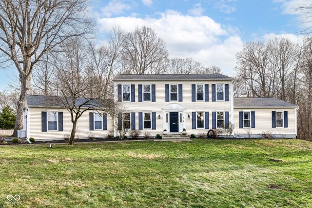 6817 W Forest Brook Drive, Fountaintown, IN 46130