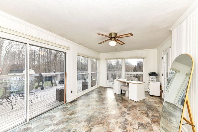 6817 W Forest Brook Drive, Fountaintown, IN 46130