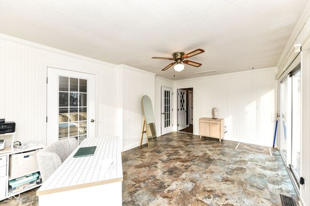 6817 W Forest Brook Drive, Fountaintown, IN 46130