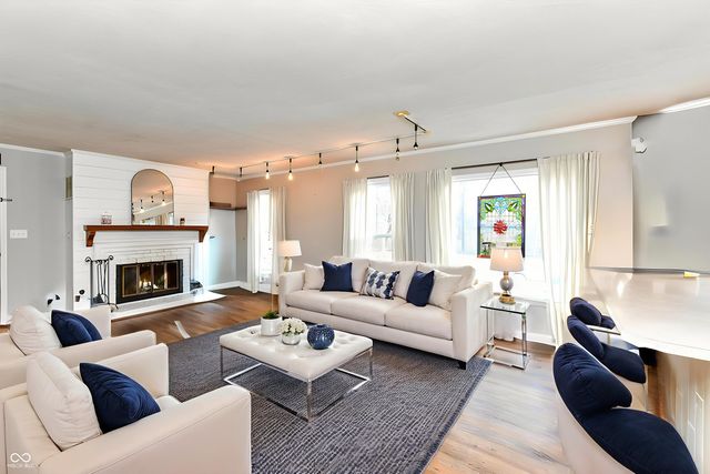 6817 W Forest Brook Drive, Fountaintown, IN 46130