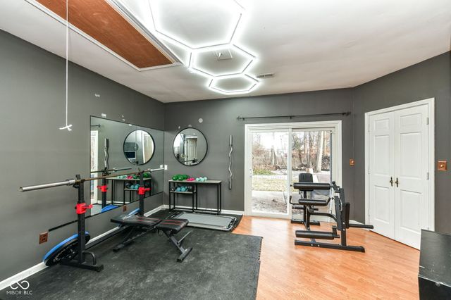 6817 W Forest Brook Drive, Fountaintown, IN 46130