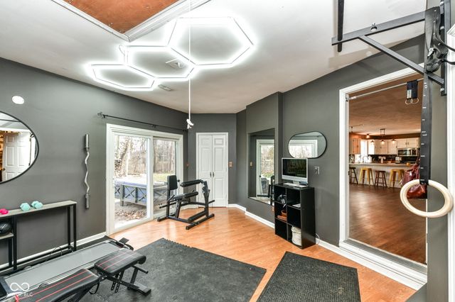 6817 W Forest Brook Drive, Fountaintown, IN 46130