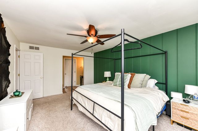 6817 W Forest Brook Drive, Fountaintown, IN 46130