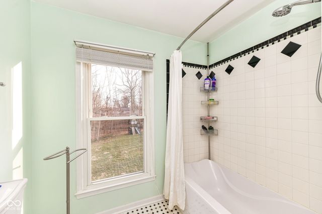 6817 W Forest Brook Drive, Fountaintown, IN 46130