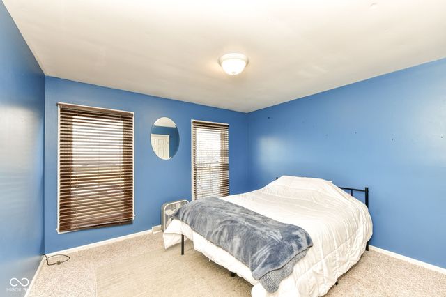 6817 W Forest Brook Drive, Fountaintown, IN 46130