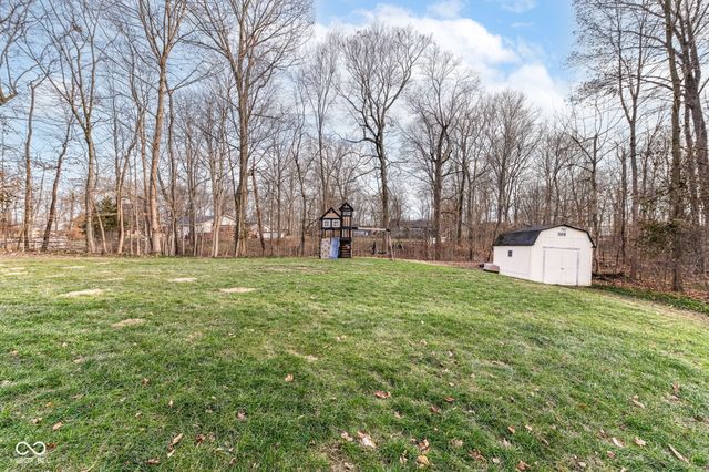 6817 W Forest Brook Drive, Fountaintown, IN 46130