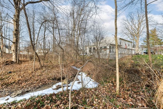 6817 W Forest Brook Drive, Fountaintown, IN 46130