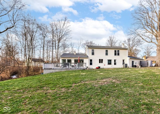 6817 W Forest Brook Drive, Fountaintown, IN 46130