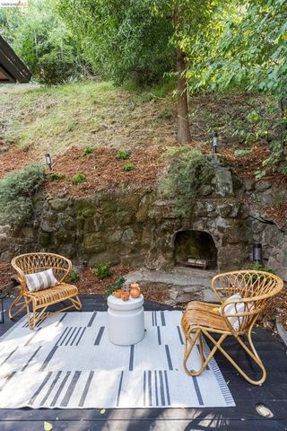 201 Beauforest Dr, Oakland, CA 94611