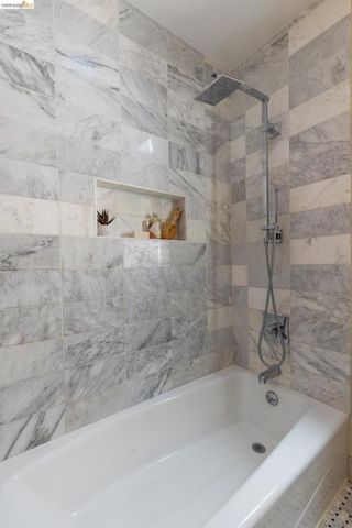201 Beauforest Dr, Oakland, CA 94611