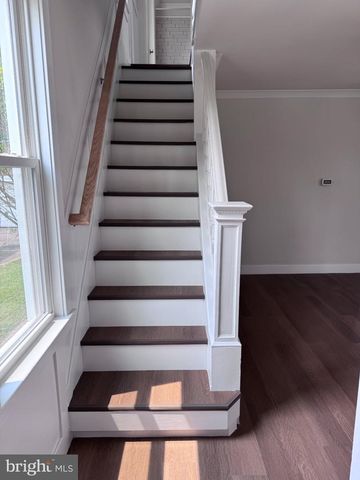 423 W BROAD ST, Palmyra, NJ 08065