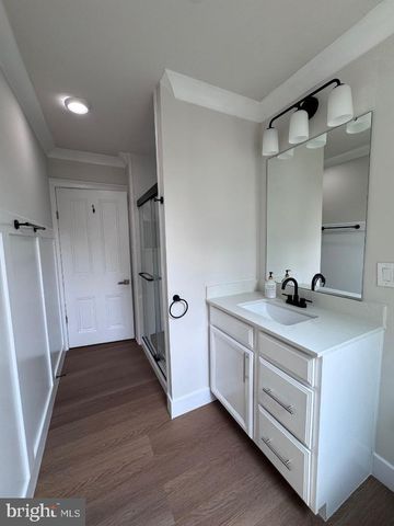 423 W BROAD ST, Palmyra, NJ 08065