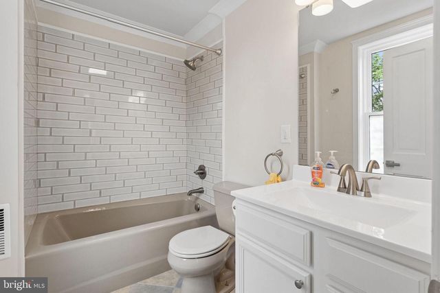 423 W BROAD ST, Palmyra, NJ 08065
