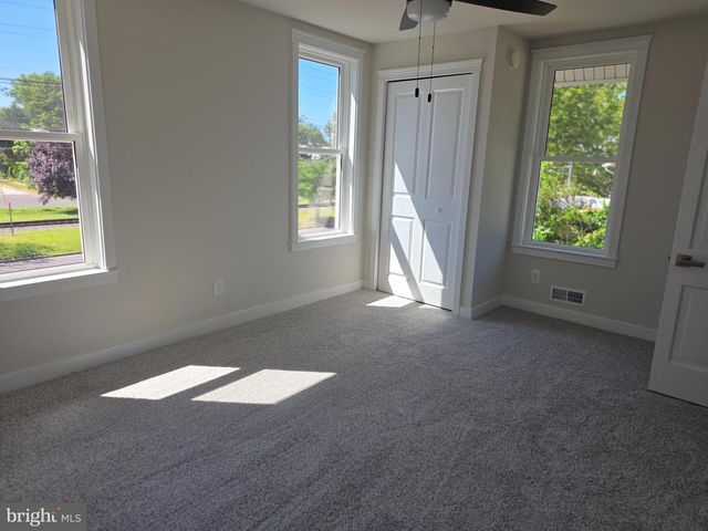423 W BROAD ST, Palmyra, NJ 08065