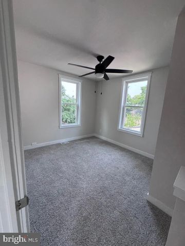 423 W BROAD ST, Palmyra, NJ 08065