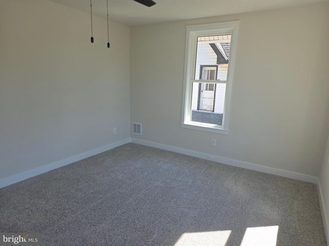 423 W BROAD ST, Palmyra, NJ 08065