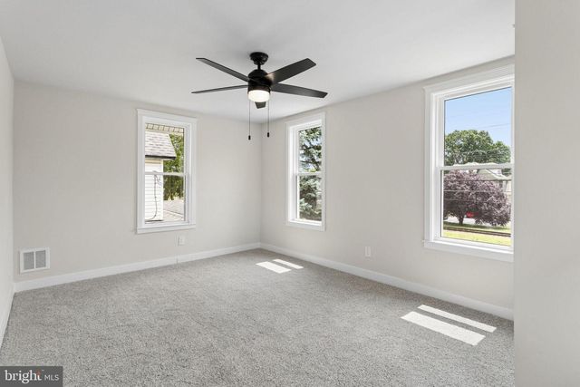 423 W BROAD ST, Palmyra, NJ 08065