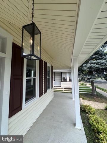 423 W BROAD ST, Palmyra, NJ 08065